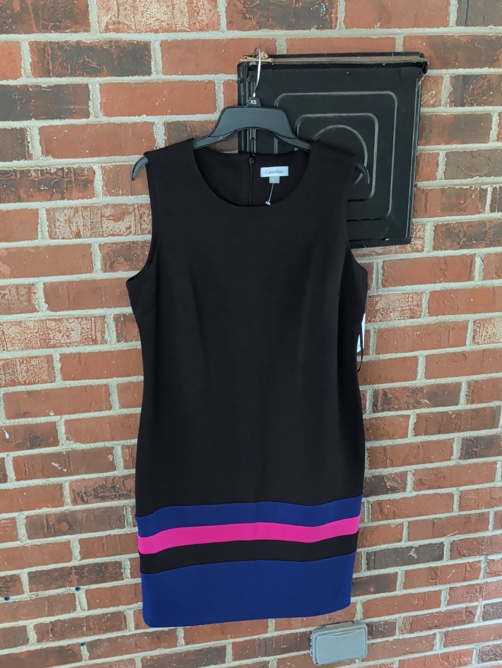 Calvin Klein Black Sheath Dress with Blue and Pink Hem Stripes Size 14 (1047)